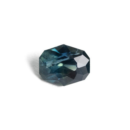 Zafiro verde azulado de 0,84 ct