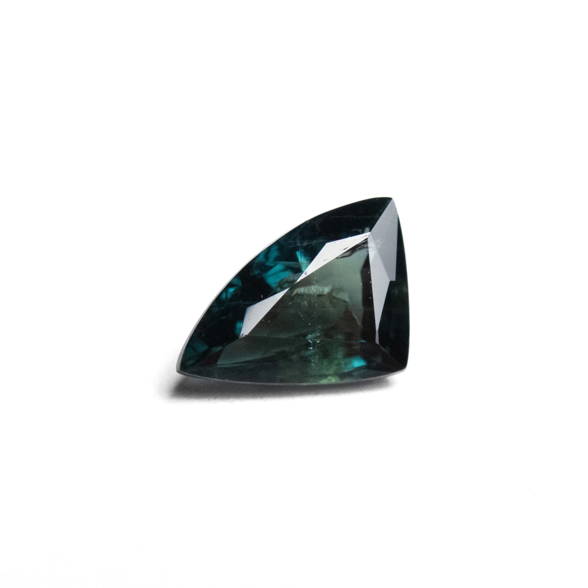 Zafiro verde azulado oscuro de 1,01 ct