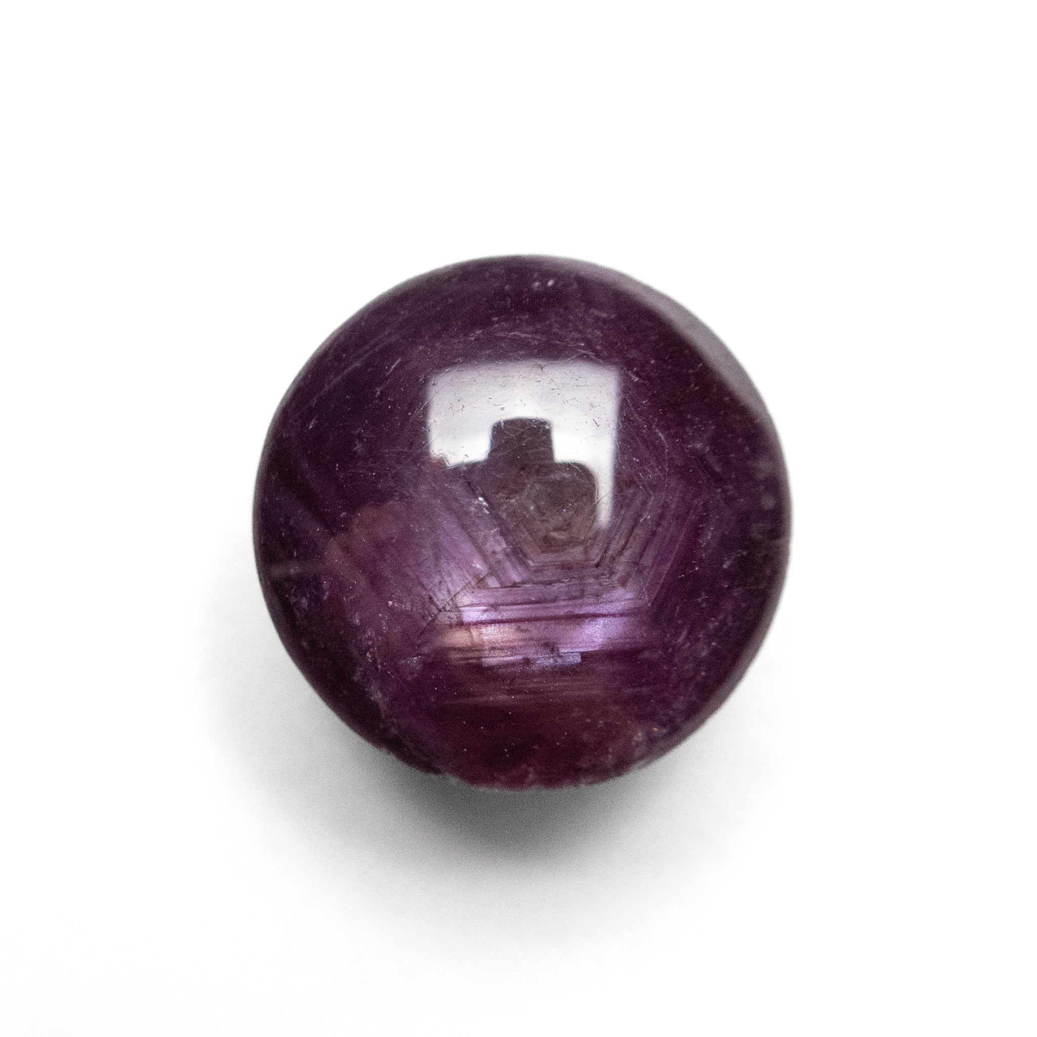 Saphir étoilé rouge foncé 5,36 ct. 