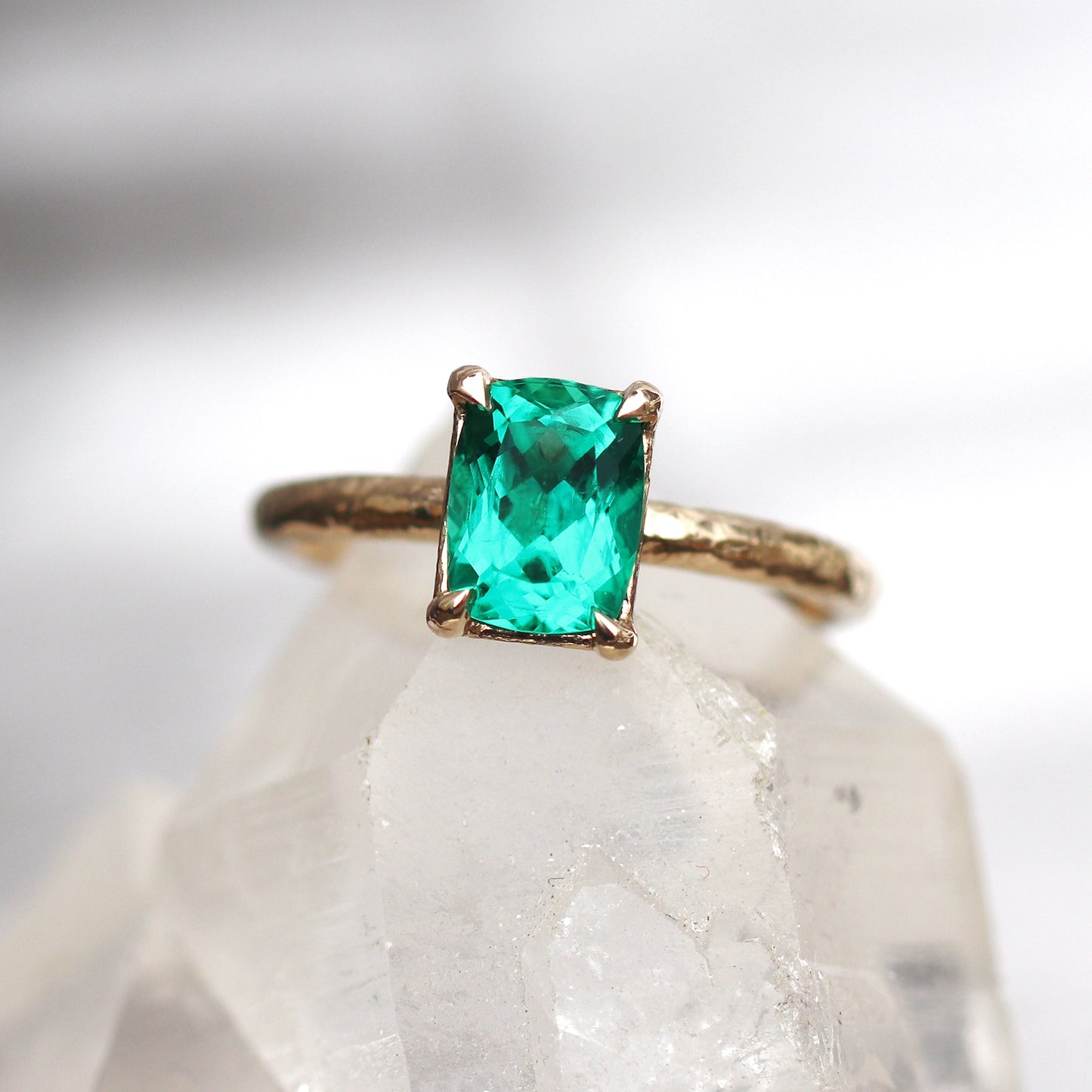 Darcy - Classic Solitaire Engagement Ring Mount