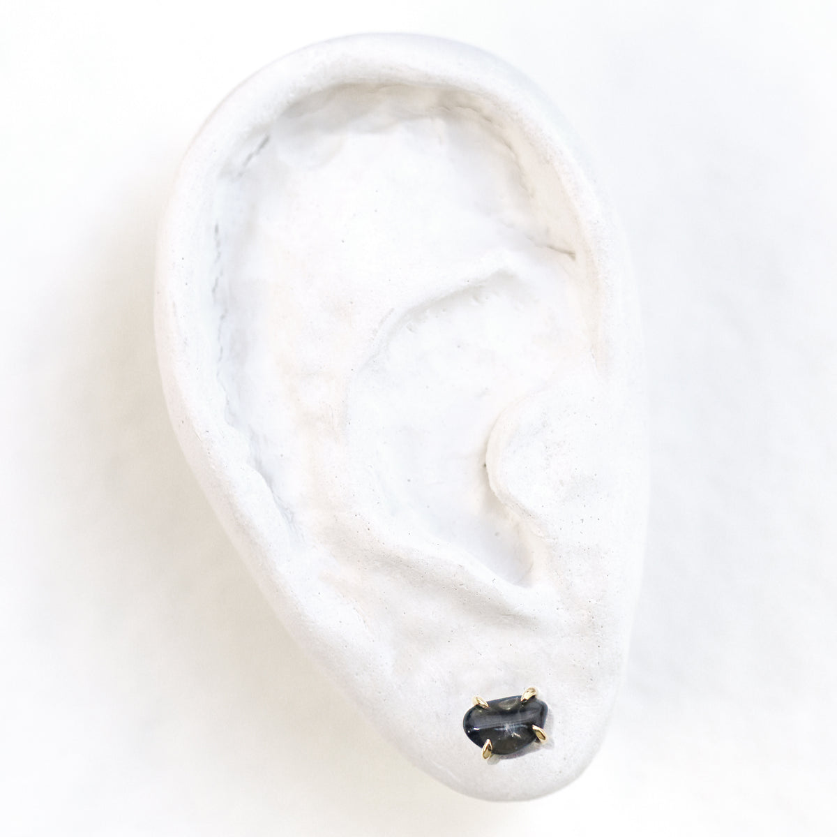 Clou d'oreille pépite 7 mm - spinelle gris