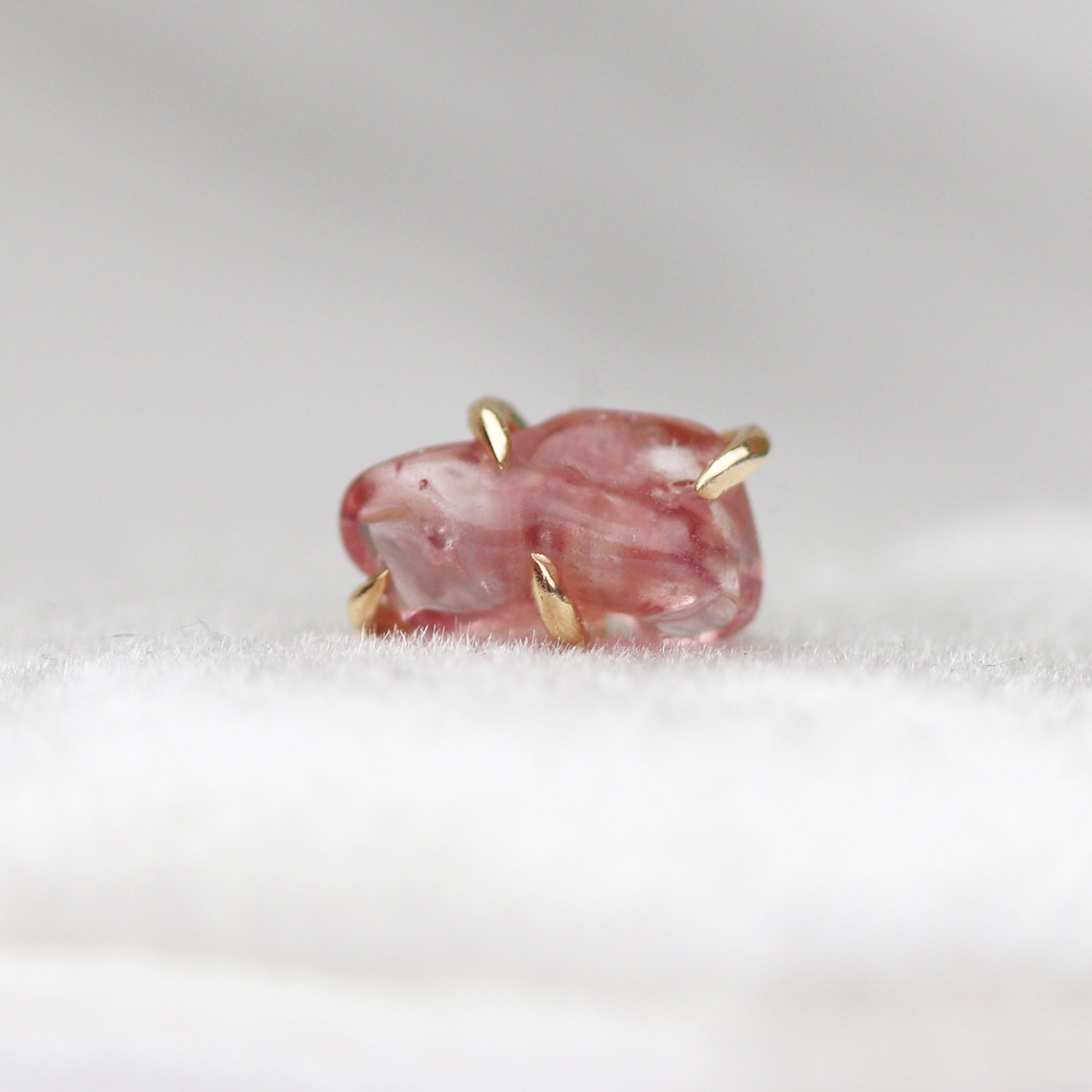 7mm Nugget Stud - peach spinel