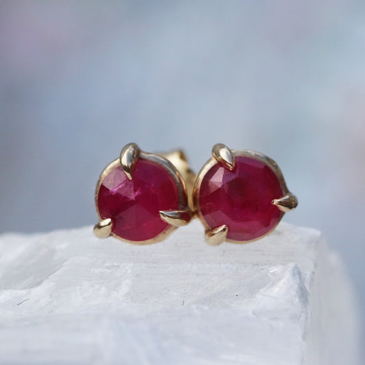 5mm Studs - Ruby