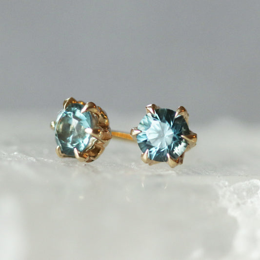 Leaf Claw Studs Sapphire
